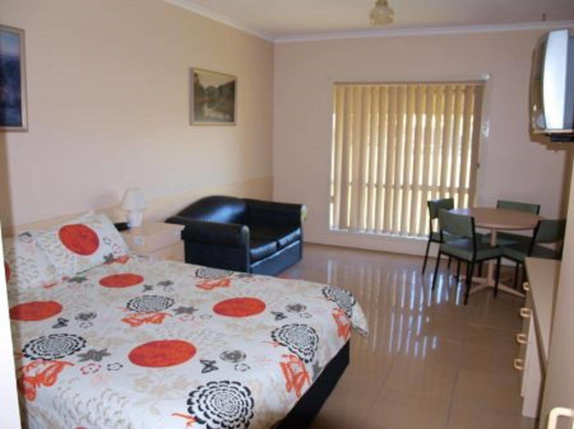 Sandhurst Motel Carrum Downs Экстерьер фото