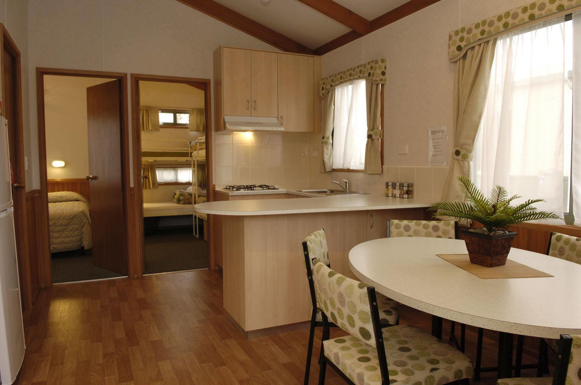 Sandhurst Motel Carrum Downs Экстерьер фото