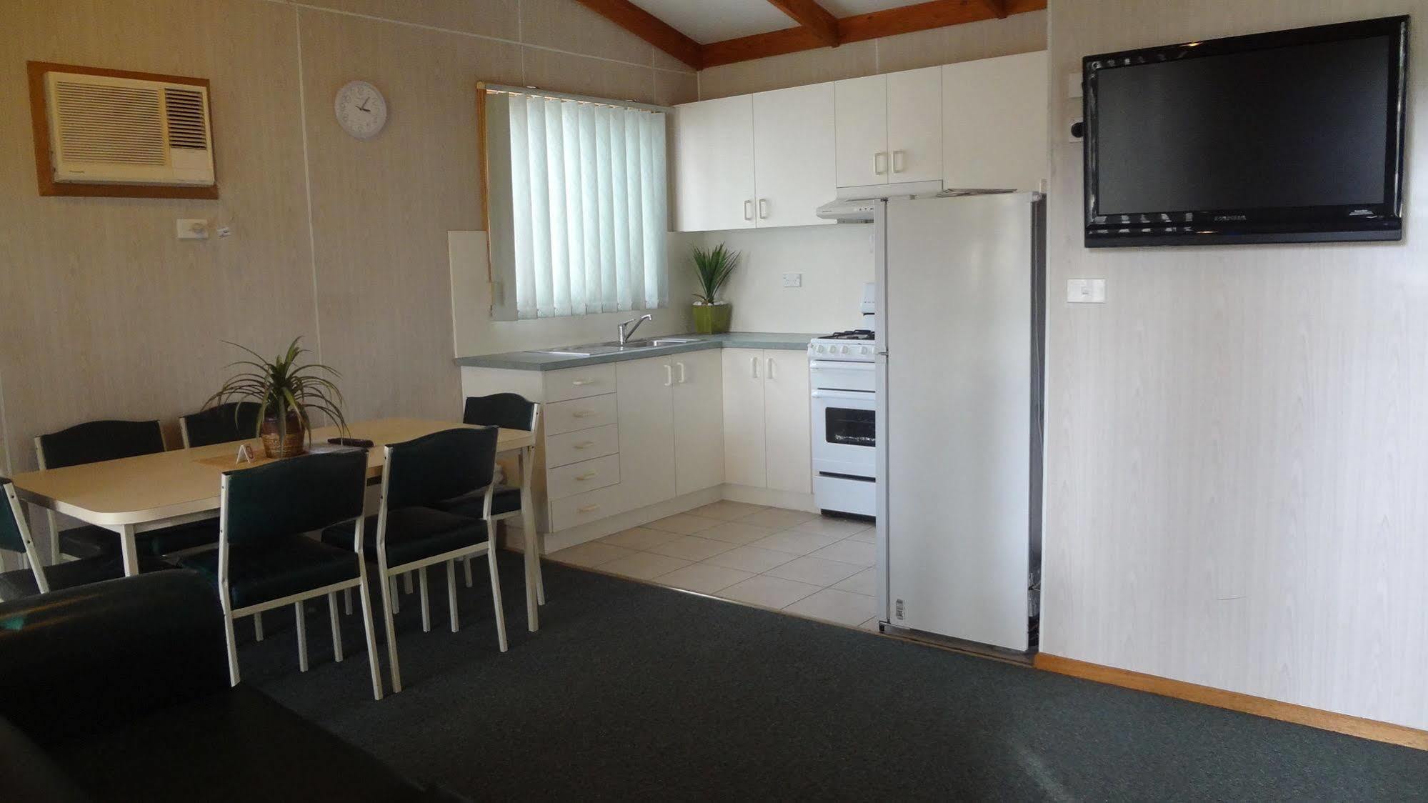 Sandhurst Motel Carrum Downs Экстерьер фото